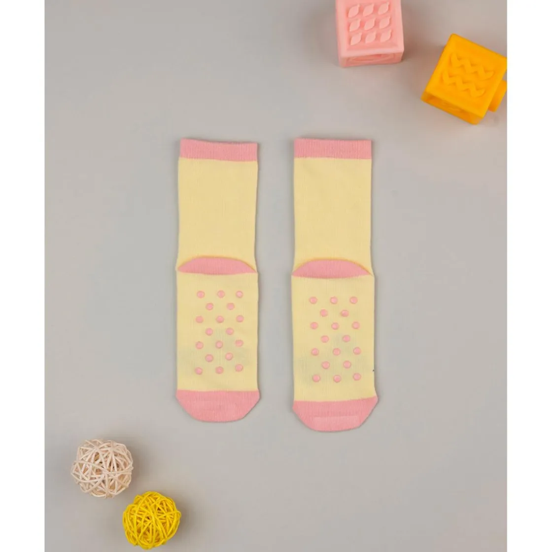 Prenatal Antideslizante niña amarillos happy