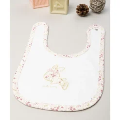 Prenatal Babero con conejito y flores para niña