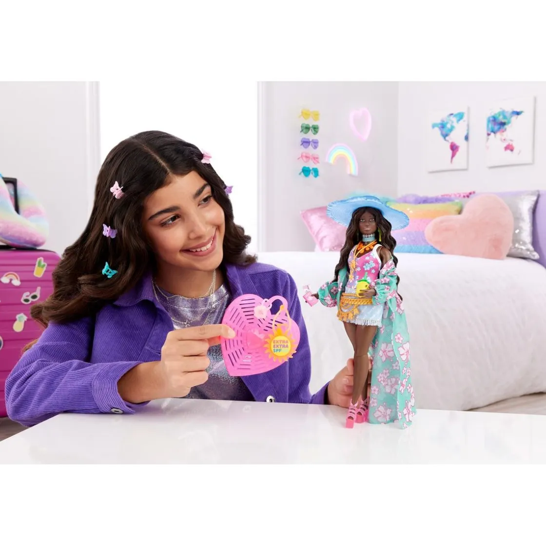 MATTEL Barbie - Muñeca articulada con conjunto de moda y accesorios de viaje ㅤ