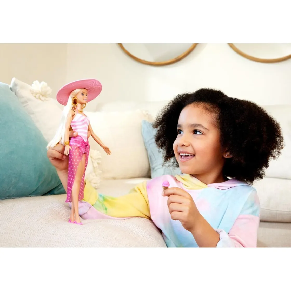 MATTEL Barbie - Muñeca Barbie Día en la playa ㅤ
