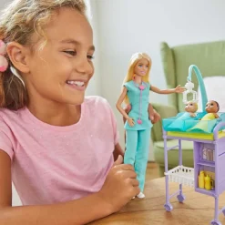 BARBIE - Playset Pediatra* Muñecas