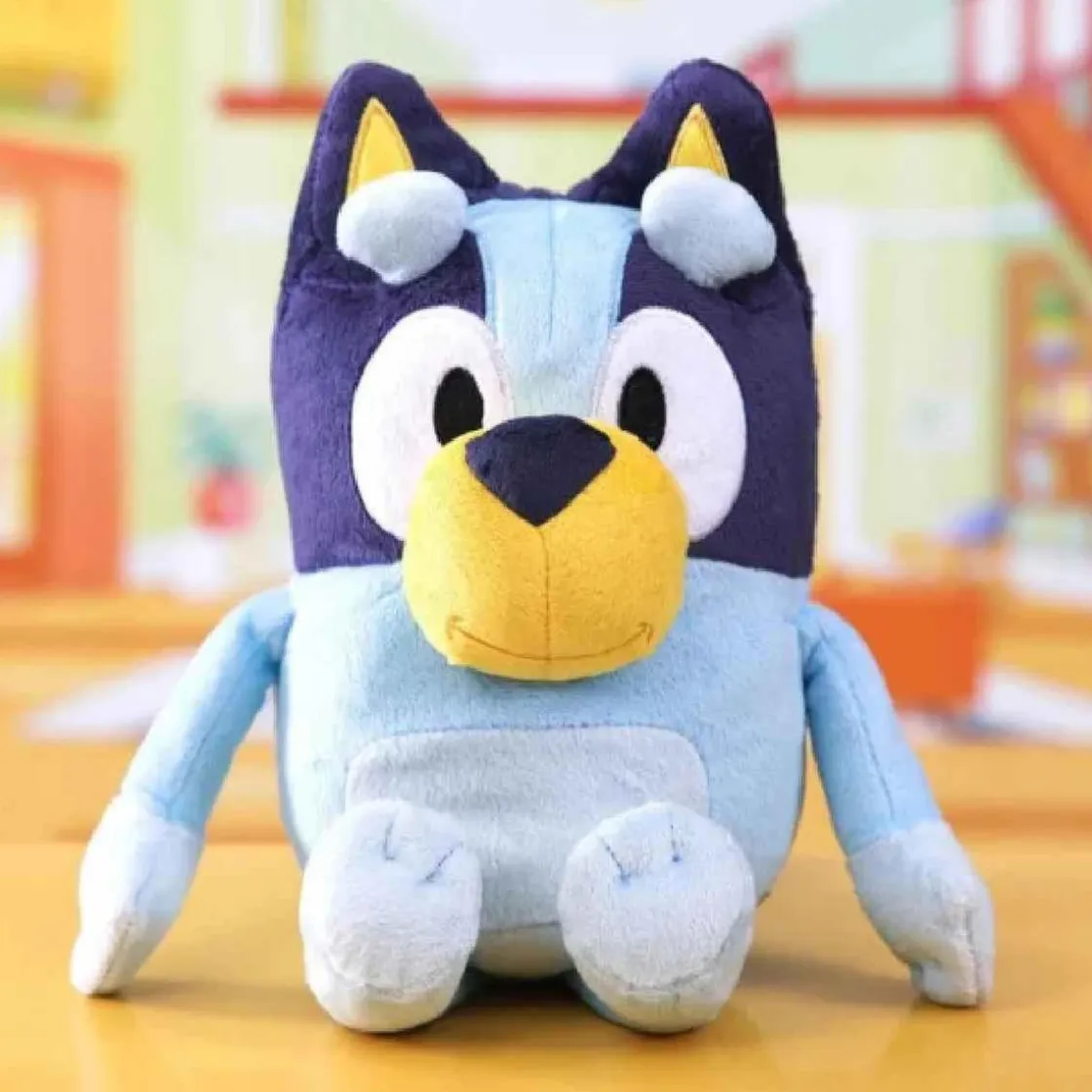 FAMOSA Bluey - Peluche parlanchín* Coleccionables Y Mini Mundos