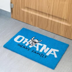 GRUPO ERIK Disney - Felpudo azul Ohana Means Family* Friki Zone|Merchandising