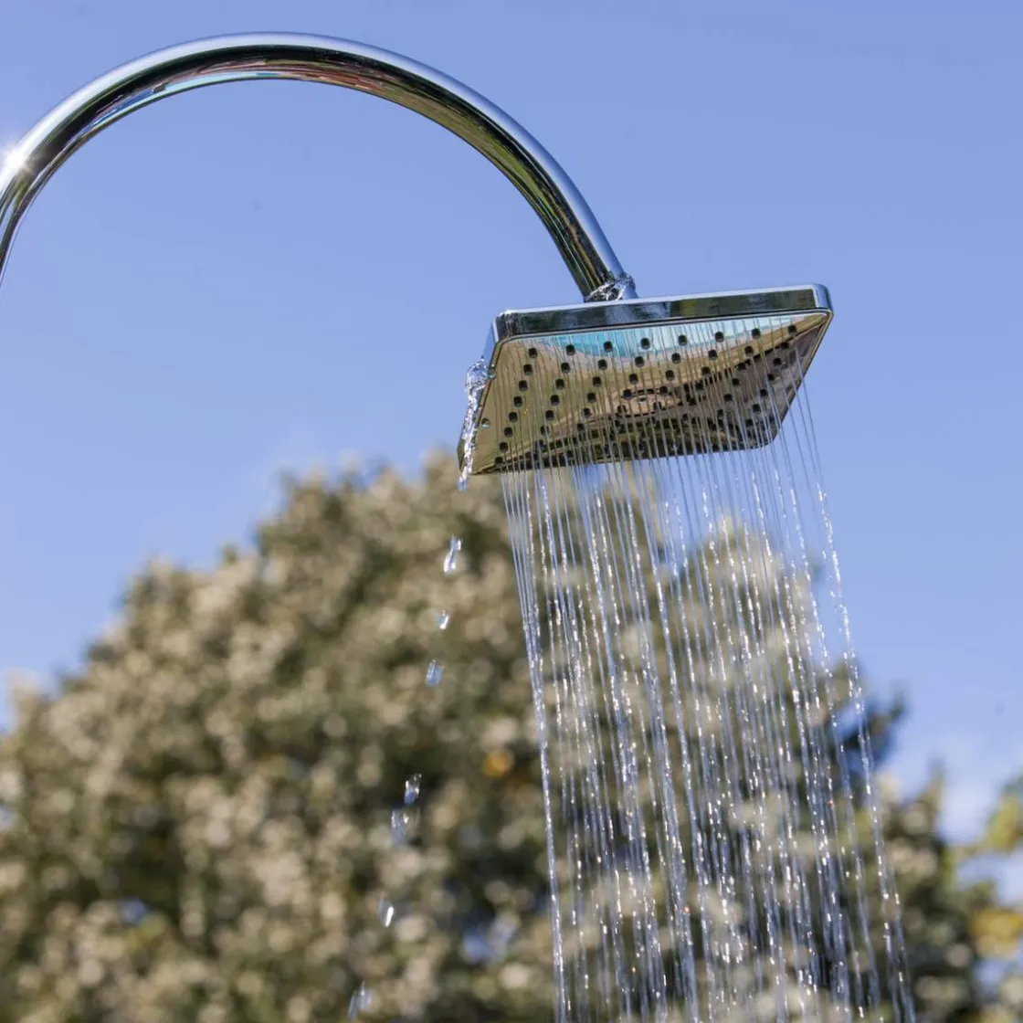 GRE Ducha solar PVC acabado negro 18L