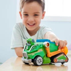 SPIN MASTER Energía - Patrulla Canina - Camión de reciclaje de juguete con figura de acción Rocky, luces y sonidos ㅤ