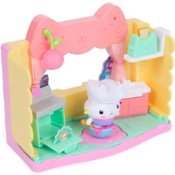 SPIN MASTER Gabby's Dollhouse - Cocina de pastelitos chispeantes de Cakey* Coleccionables Y Mini Mundos