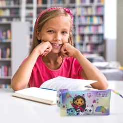 C Y P BRANDS Gabby's Dollhouse - Portatodo triple - Colección Up* Material Escolar