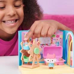 SPIN MASTER Gabby's Dollhouse - Sala de manualidades de Bebé Boxㅤ* Coleccionables Y Mini Mundos