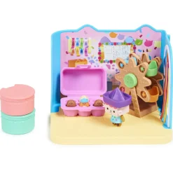 SPIN MASTER Gabby's Dollhouse - Sala de manualidades de Bebé Boxㅤ* Coleccionables Y Mini Mundos