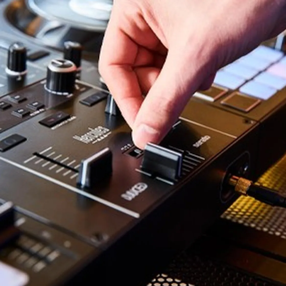 TOYS "R" US Hercules - Mesa mezclas DJControl Inpulse 500