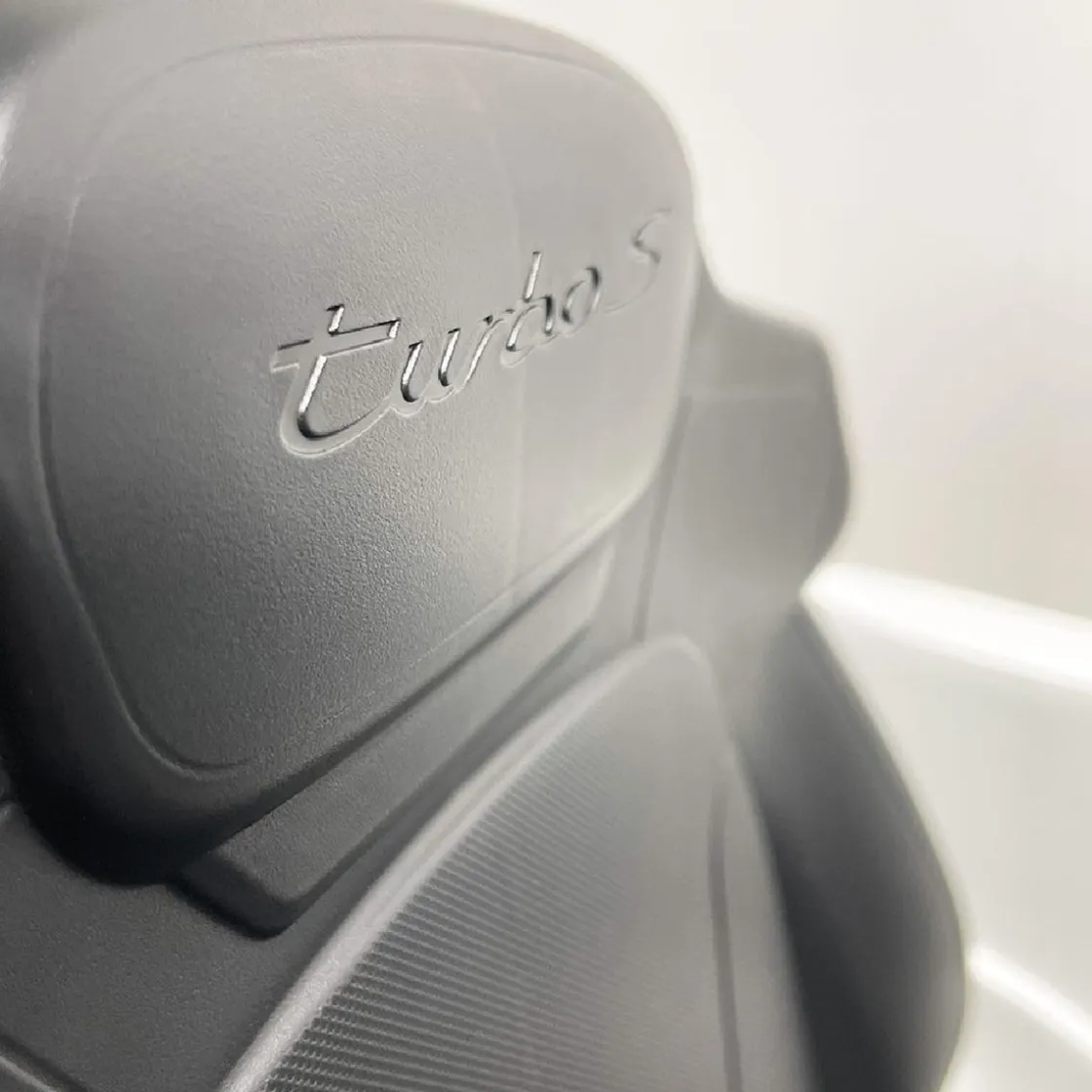 INJUSA - Porsche Taycan 12V Blanco* Vehículos De Batería O A Pedales