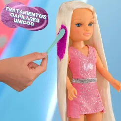 NANCY - Muñeca con pelo súper largo y accesorios para crear peinados ㅤ