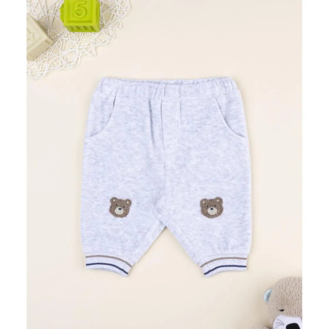 Prenatal Pantalón de terciopelo gris claro con parche de osito