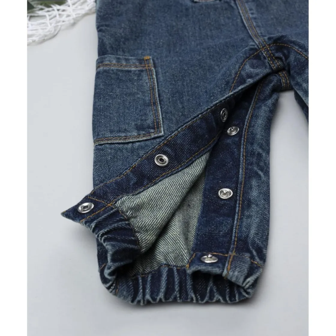 Prenatal Peto denim con tirantes para niño