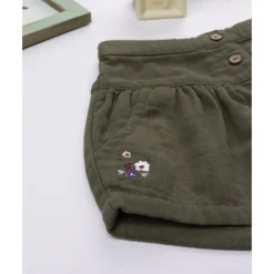 Prenatal Shorts de niña verdes con bordado floral