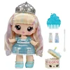 MGA LITTLE TIKES Yummiland - Muñeca Callie Birthday Cake con lipgloss* Coleccionables Y Mini Mundos